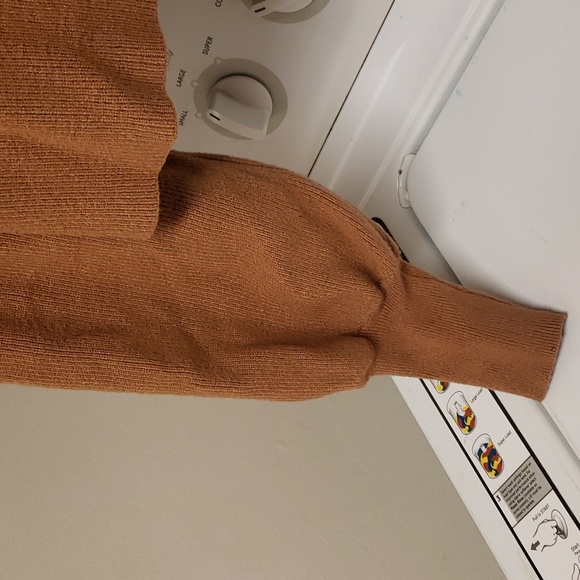 Forever 21 Cropped Cowl Neck Sweater (M) - Picture 3 of 6